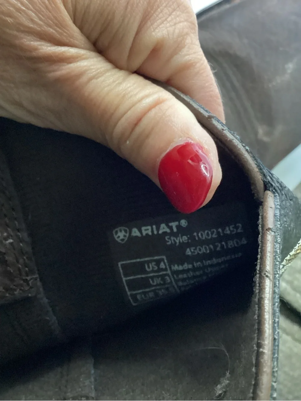 Ariat thread leather shape